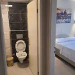 Hostal Marigold *
