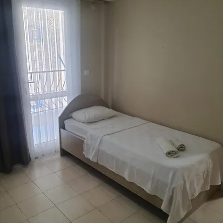 Hostal Marigold *
