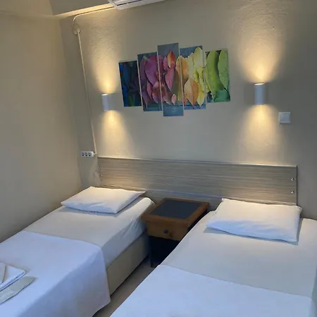 Hostal Marigold Çeşme