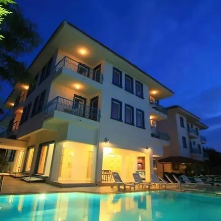 بيت شباب Marigold Çeşme